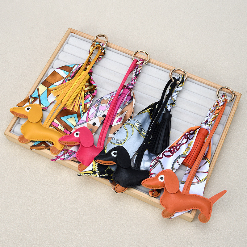 【Ready Stock】 Sausage Dog Pendant Miu Personalized Scarf Car Keychain Bag Tassel Fringe Pendant Orna