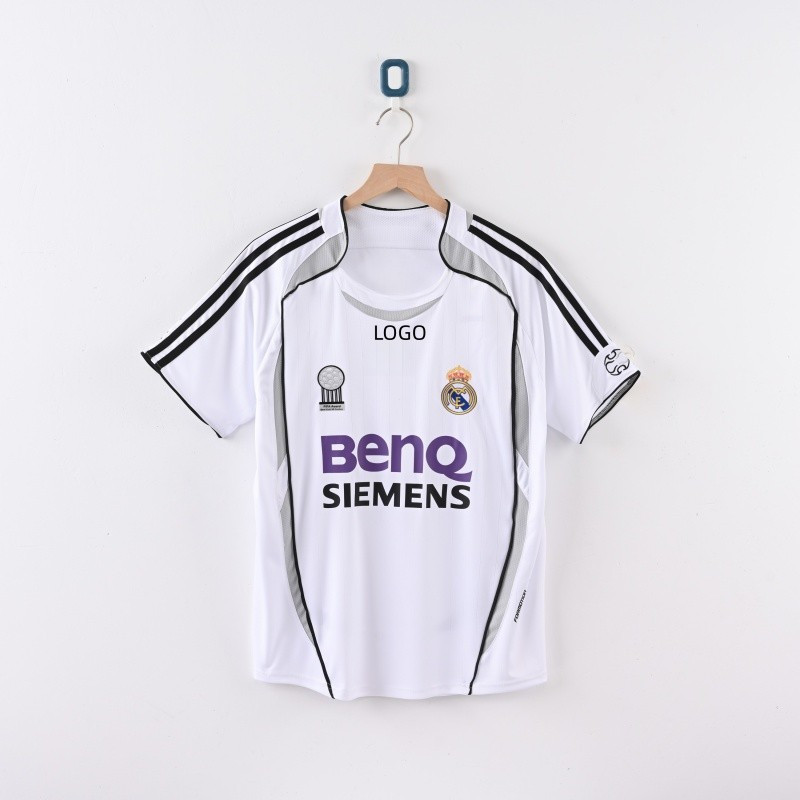 2006 / 07 Real Madrid Home Retro Edition Áo thun nam tay ngắn