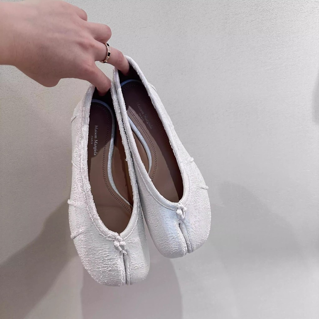 Sheepskin satin split-toe shoes for women, pig hoof shoes, pleated flat slip-on shoes, genuine leath