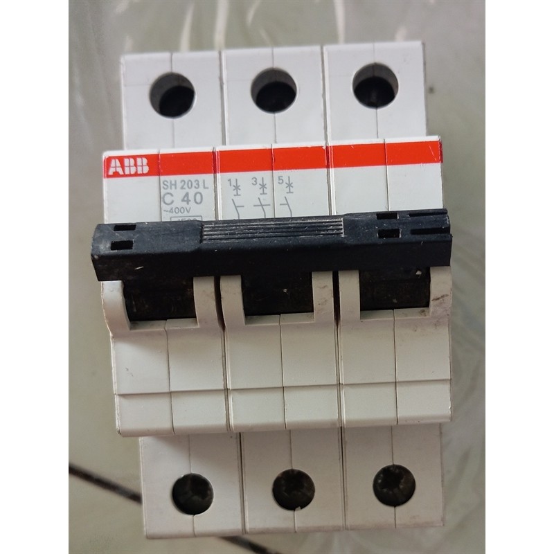 🔴 Cầu Dao Tự Động Cũ ABB SH203L-C40 3P 40A 4.5kA – MCB 3 Pha Chính Hãng