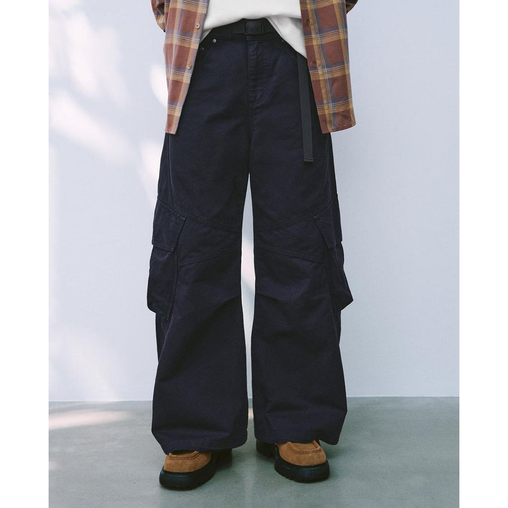 URBAN REVIVO - Quần jeans nam ống rộng túi hộp UML860032-L8A