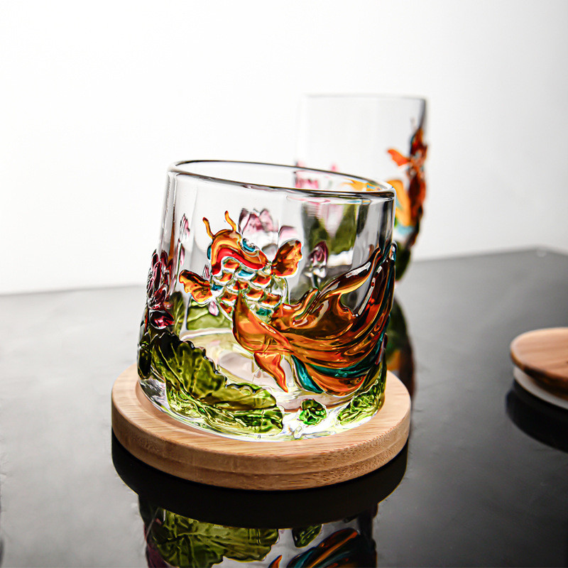Kính quay kính màu hợp thời trang quốc gia có đế thủy tinh whisky Koi Lotus Glass Whisky Glass UFSE