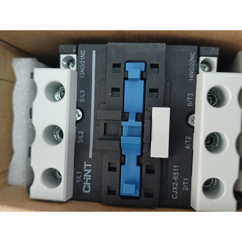 Khởi động từ Chint 65A 220V CJX2-6511
