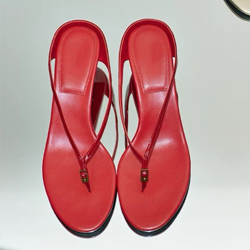 Sheepskin Version~Retro Wedge Heel Genuine Leather Flip-Flops for Women, Outdoor Wear, Thin Strap We
