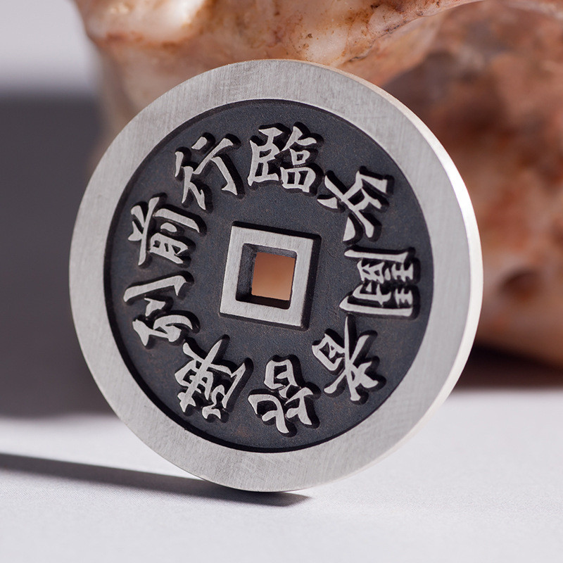 Nine-Character Mantra Gossip Sterling Silver Array về phía trước Mặt dây chuyền 28.6mm Mặt dây chuyề