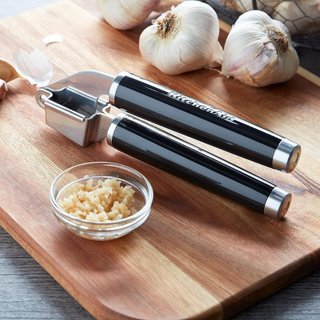 Dụng Cụ Ép Tỏi KitchenAid - Đỏ/ Đen