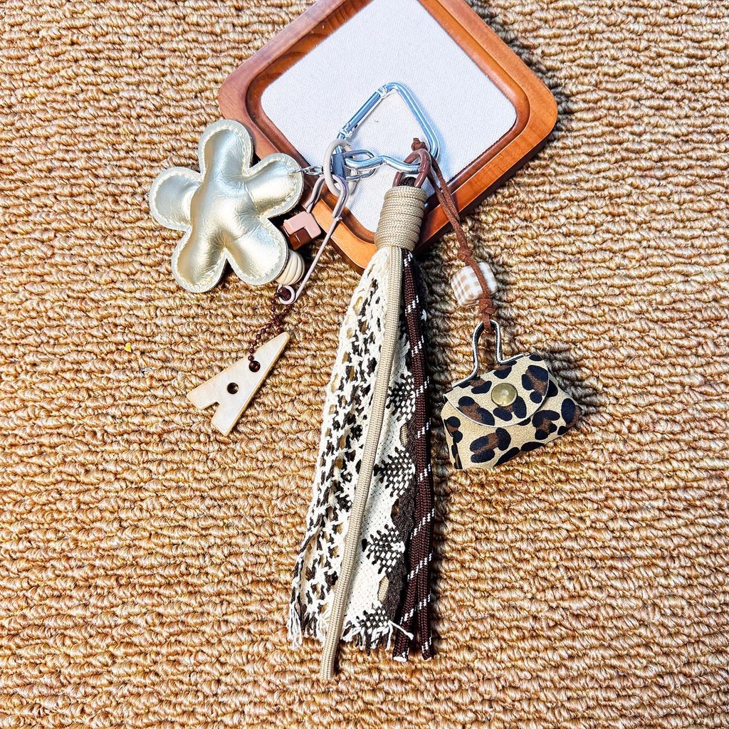 Creative Miu Style Bag Hanging Exquisite Leather SUNFLOWER Coin Purse Fashion Bag Package Pendant St