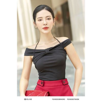 Áo thun đen nơ ngang vai thiết kế Elise FS2402003TSKCBK