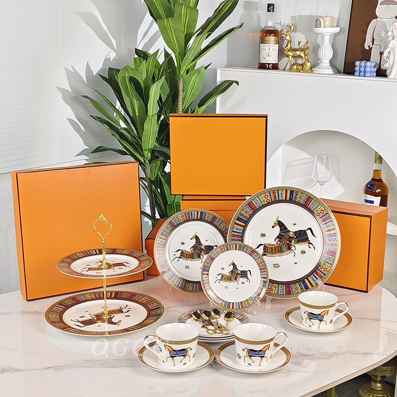 Ougematu series bone china tableware includes Western-style dinner plates, dessert plates, cake plat