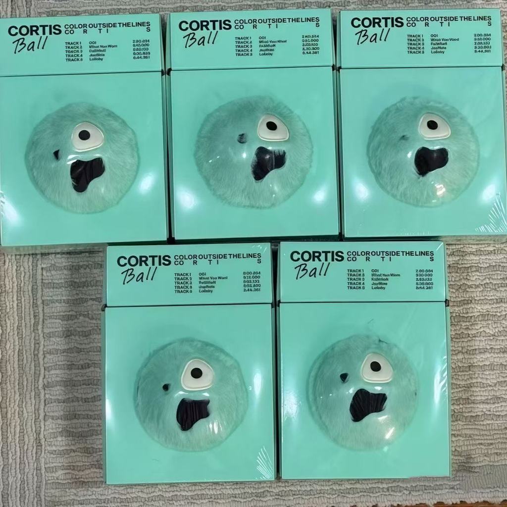 Cortis ball phiên bản vàng