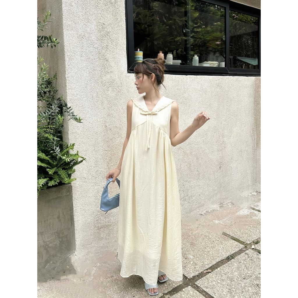 Đầm maxi nữ dáng suông THE C.I.U, váy cổ V dáng dài bèo nhún buộc dây form rộng đi biển – Muse Dress Cream | BigBuy360 - bigbuy360.vn