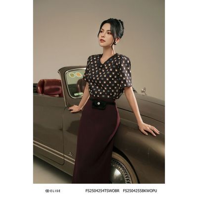 Áo nâu họa tiết diamond thiết kế Elise FS2504254TSWOBR