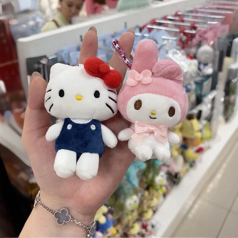 Nhật Bản đích thực Sanrio Mặt dây chuyền Kitty Kuromi Búp bê sang trọng Khóa tình yêu Jisoo Jisoo Cù