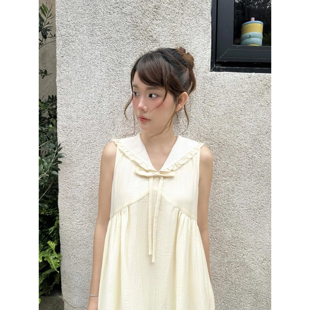 Đầm maxi nữ dáng suông THE C.I.U, váy cổ V dáng dài bèo nhún buộc dây form rộng đi biển – Muse Dress Cream | BigBuy360 - bigbuy360.vn