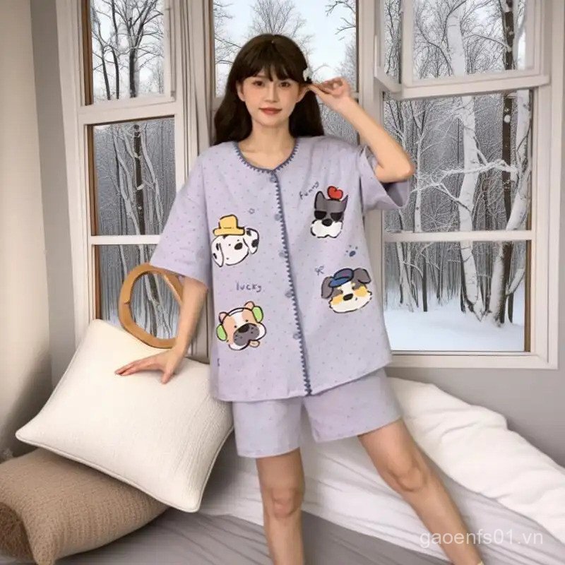 Bộ đồ ngủ ngắn tay hai mảnh họa tiết kiểm tra màu xanh. Vải co giãn phù hợp cho mùa hè. Chất liệu Co