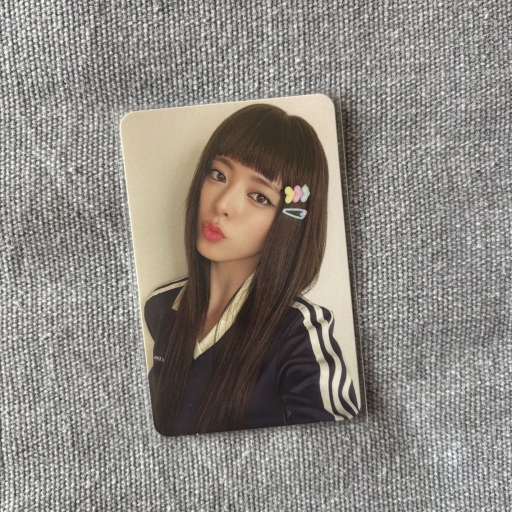 itzy xin có na yuna thẻ nhỏ