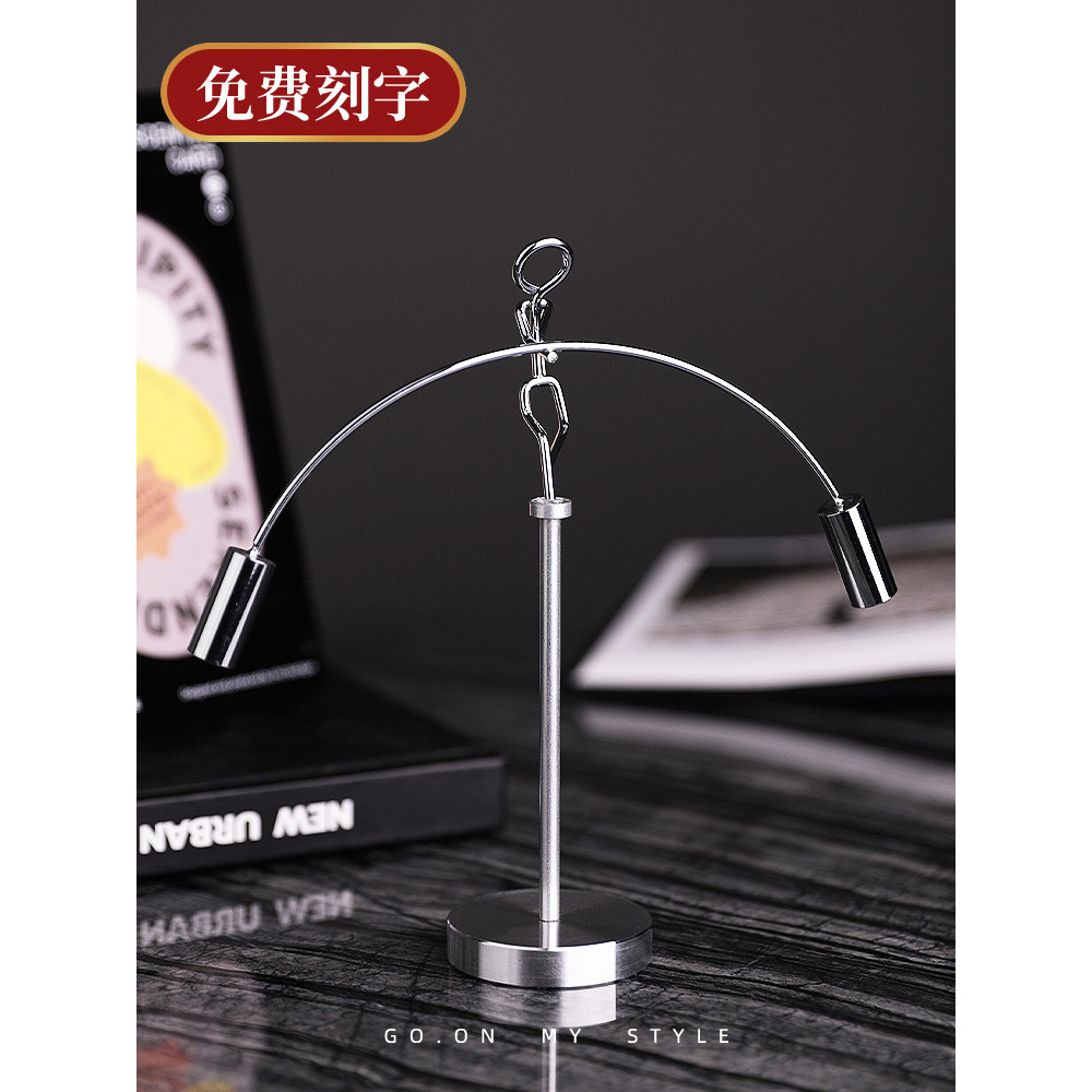 Đồ trang trí hỗn loạn Cân bằng cử tạ Người sắt Không rơi Iron Man Cử tạ Cân bằng Người sắt nhỏ Cân b