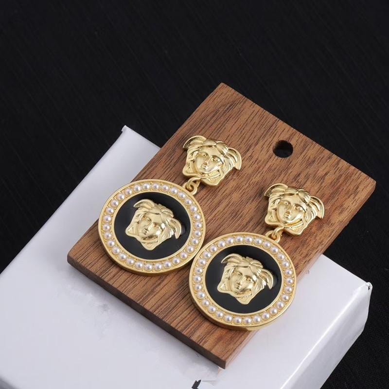 Dusha Beauty Head Black Resin Diamond-Studded Round Stud Earrings Fashionable and Unique Trendy Ear 