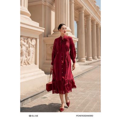 Đầm thô kẻ đỏ mận nơ cổ bèo gấu thiết kế Elise FF2407035DXWORD