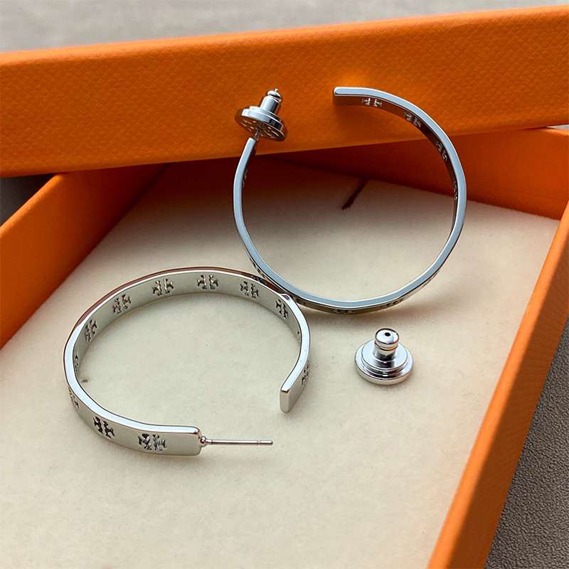 Fashionable, light luxury, simple design with hollowed-out English letters ins Cool and Minimalist M