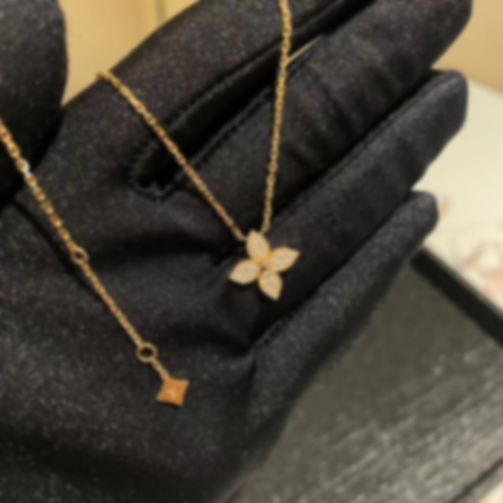 New four-leaf clover necklace, light luxury four-leaf clover vintage four-flower pendant V Gold coll