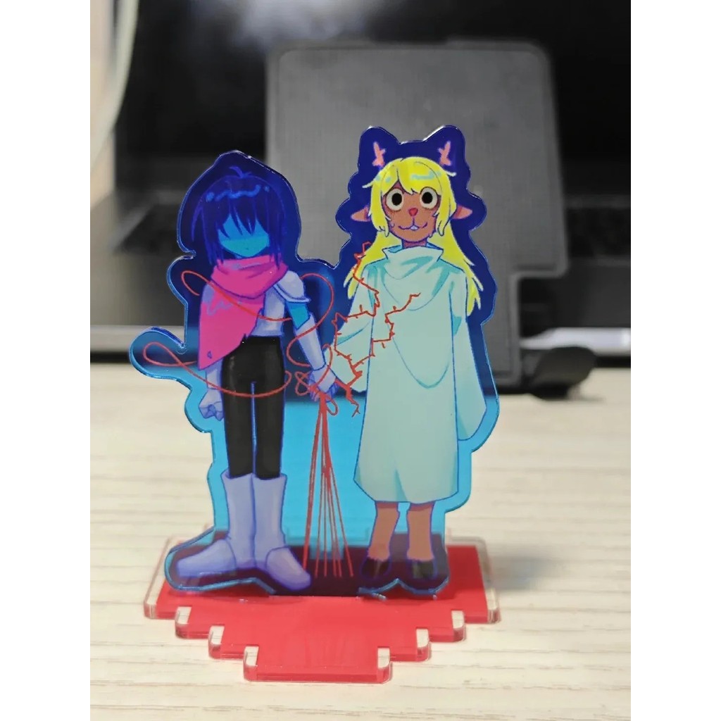 Standee Deltarune mô hình mica nhân vật Kris Noelle trang trí bàn học decor phòng game Undertale làm