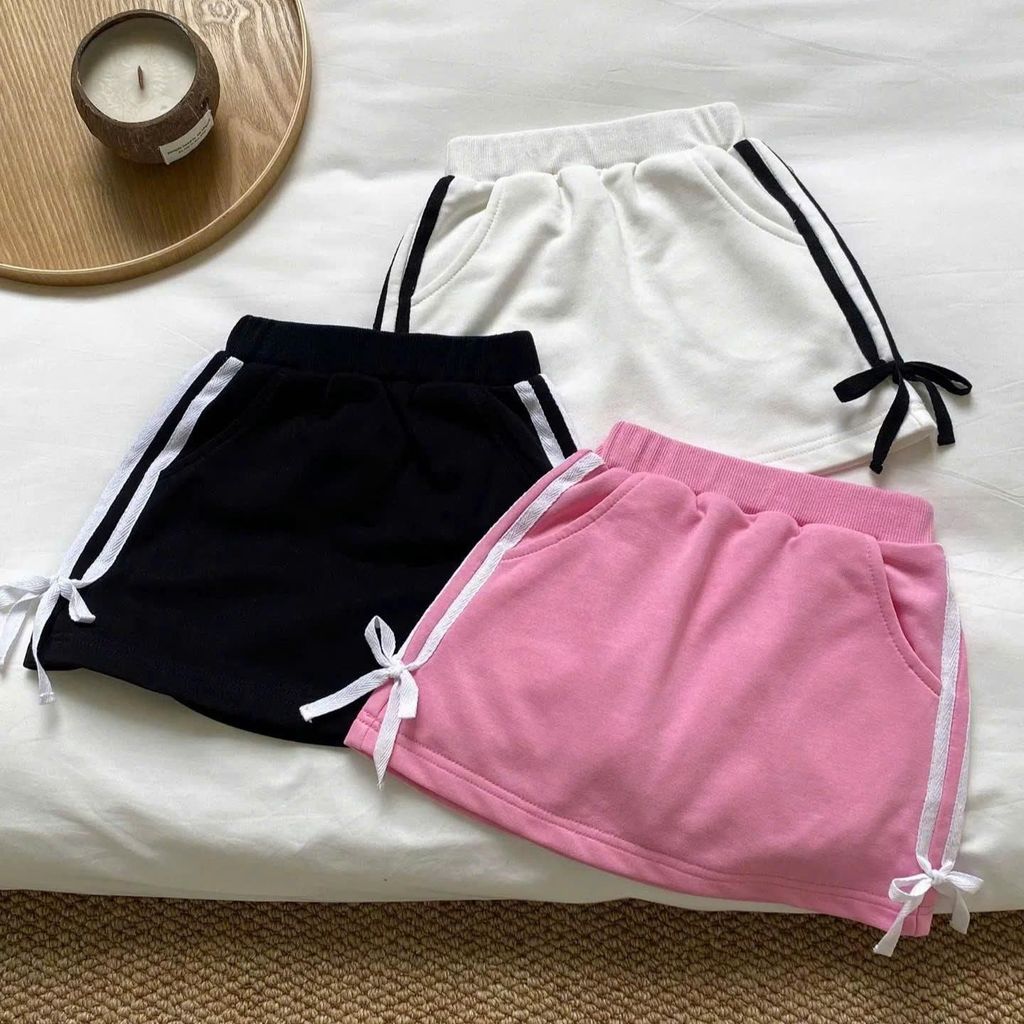 [JUNE withlove] V13 - Chân váy bé gái thể thao phối sọc đính nơ – Váy ngắn cotton co giãn, chân váy 
