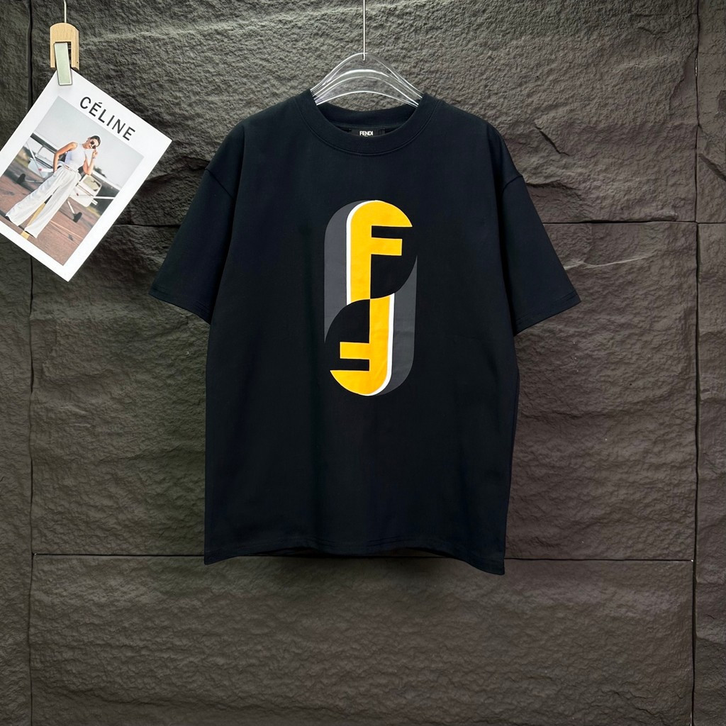 Fendi Áo Thun Cặp Đôi - Cổ Tròn Đơn Giản, Hiện Đại
