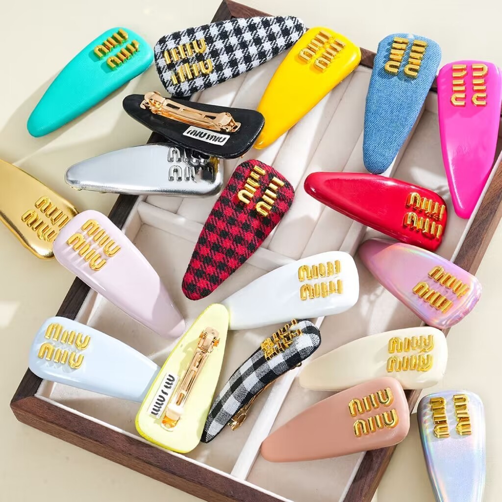 Textured metal label leather bangs hair clip spring clip BB Exquisite and fashionable retro-style al