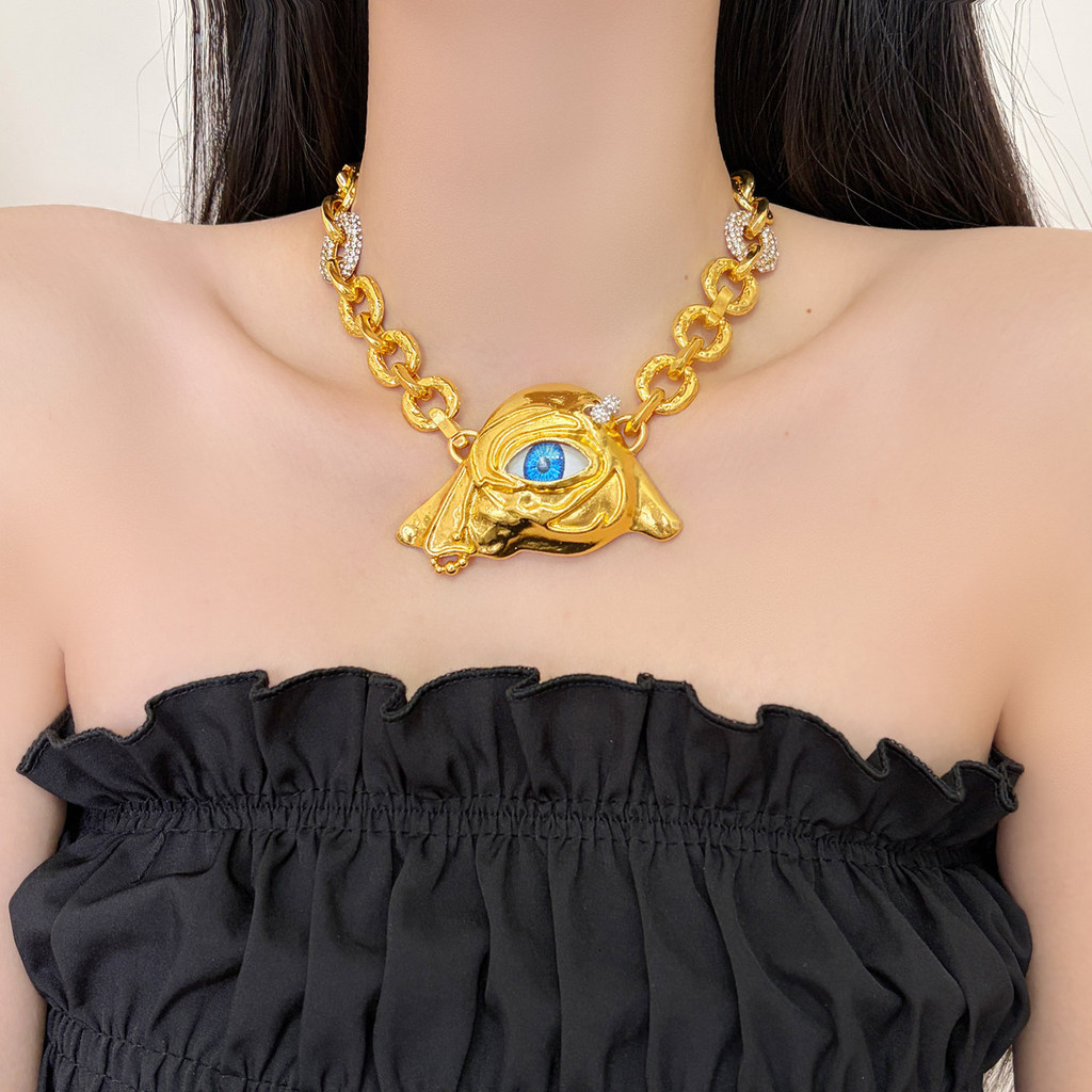 Gazing Half-Face Mask Pendant Enamel Necklace for Women with Thick Chain Clavicle Chain