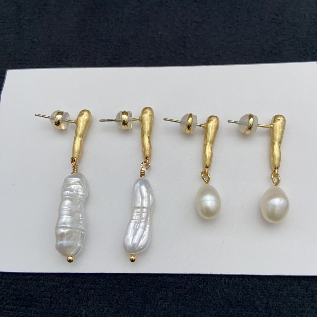 New fashionable, light-luxury, simple design with embedded long baroque pearls  Oval freshwater pear