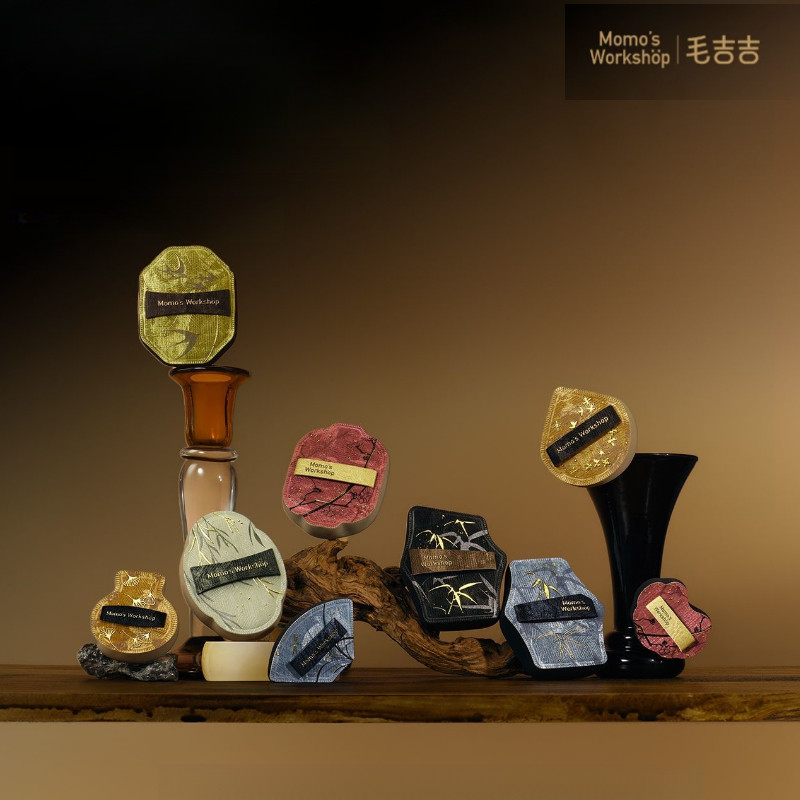 MOMO'S WORKSHOP Kem nền dạng lỏng Powderpuff Gold Series diễn ra suôn sẻ