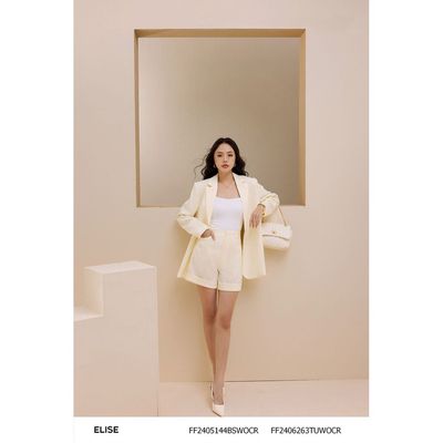 Quần sooc sợi kem lơ vê gấu thiết kế Elise FF2405144BSWOCR