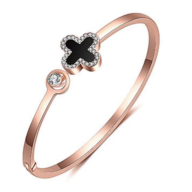 Popular~Popular fashion jewelry bracelet for women, four-leaf clover bracelet watch, specially desig