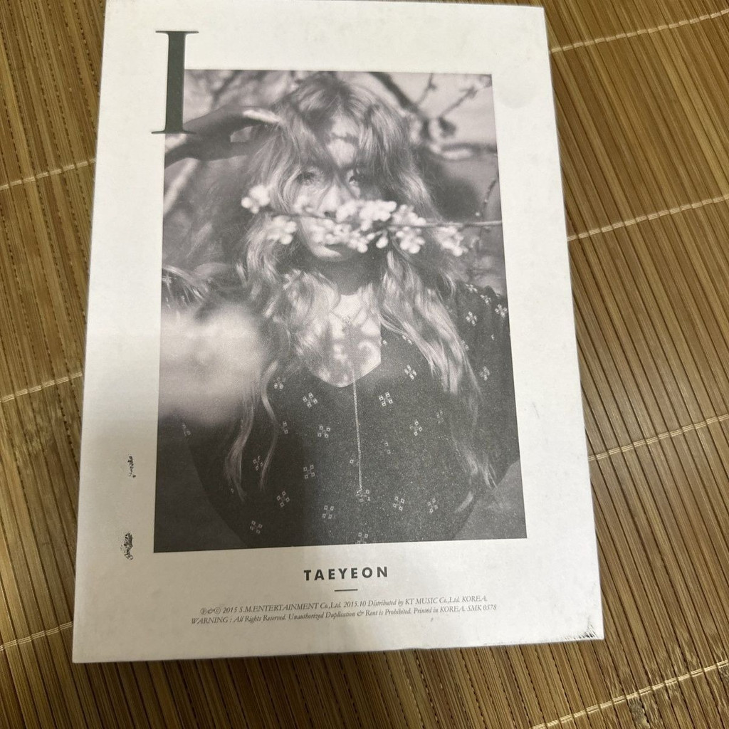 Girls 'Generation Kim Taeyeon Taeyeon album nhỏ INVU Lâm Doãn Nhi Quyền Du Lợi