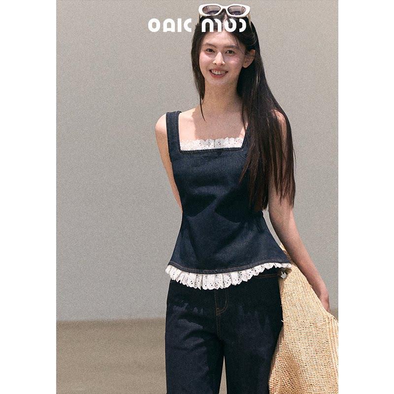 OAKMO Bộ Quần Áo Phong Cách Kỳ Nghỉ - Denim Ống Rộng và Họa Tiết Bo Hemia