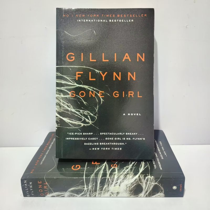 Hàng sẵn có Vận chuyển nhanh Gone Girl Phiên bản tiếng Anh Gone Girl của Gillian Flynn Tiểu thuyết v