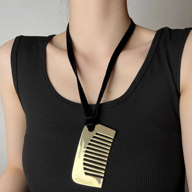 Korean-style design silver comb pendant long necklace, versatile and fashionable sweater chain that 