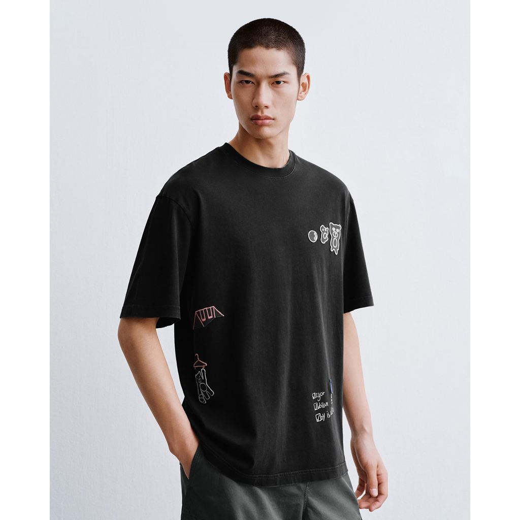 URBAN REVIVO - Áo thun nam cổ tròn tay ngắn năng động_UUV460086-B5A