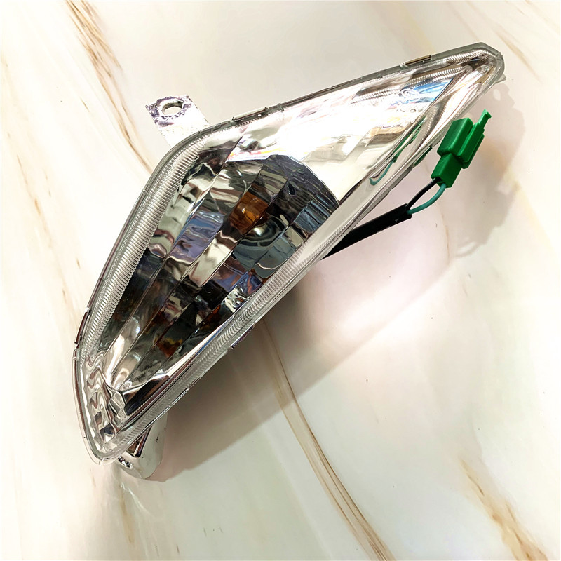 Thích hợp cho National Three UA150T New Neptune UA125T / T-A Turn Signal Front Turn Signal Assembly 