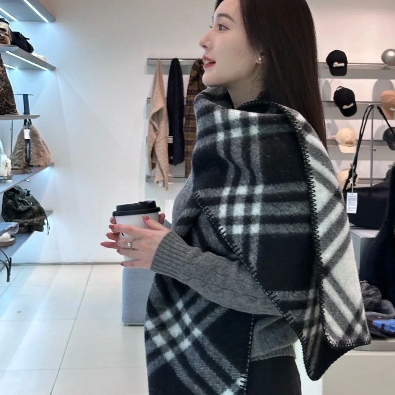 Jun Ji Hyun Người Nổi Tiếng Phong Cách Khăn Nữ Mùa Đông Đen Trắng Màu Phù Hợp Với Phong Cách Hàn Quố