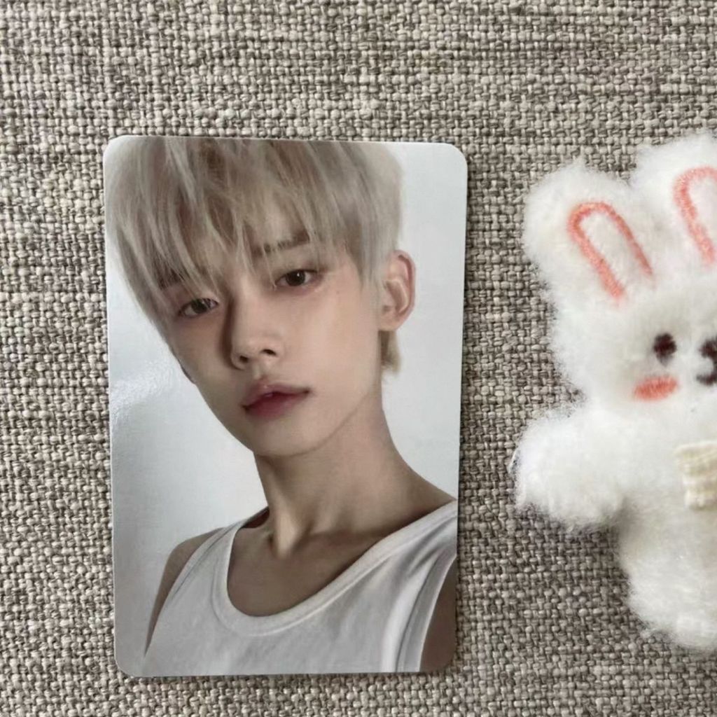 TXT Choi Ranjun thẻ nhỏ end1 ông già áo ba lỗ txt áo ba lỗ thẻ chính hãng xung quanh ngôi sao