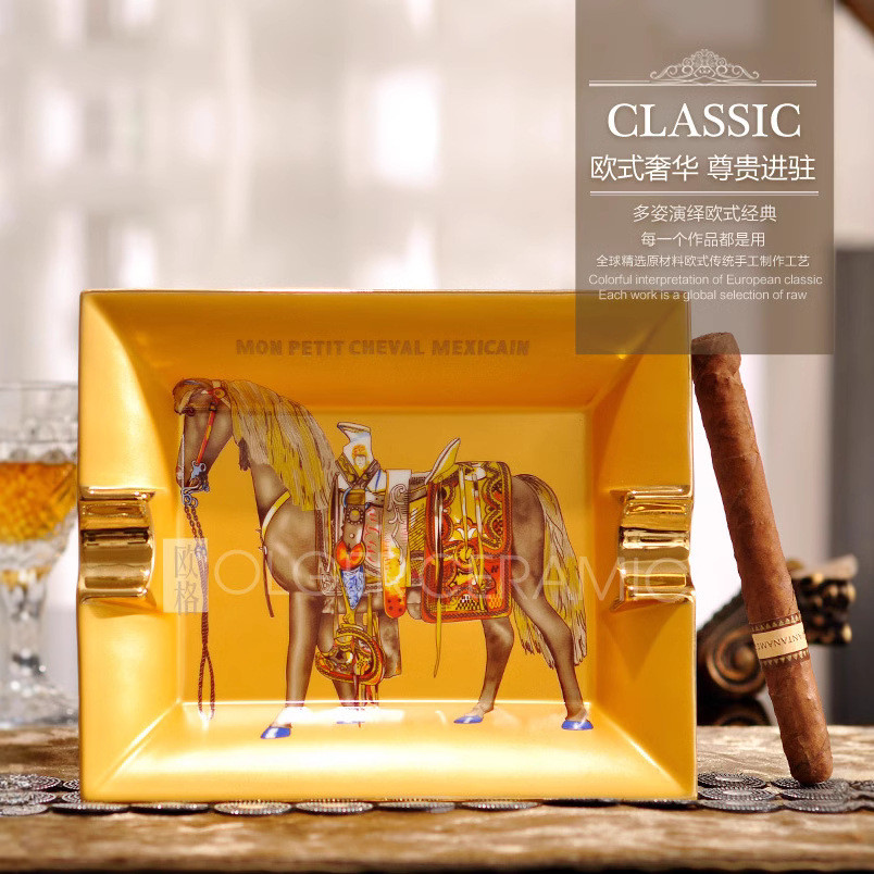 Vintage cigar ashtray made of gold-plated bone china, stylish home decor for the living room, hotel 
