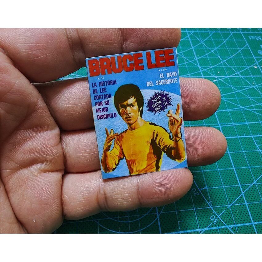 Thu Nhỏ Người Lính Cảnh Đạo Cụ Album Ảnh Siêu Sao Quốc Tế BRUCE Lee BRUCE L Album Ảnh Thu Nhỏ