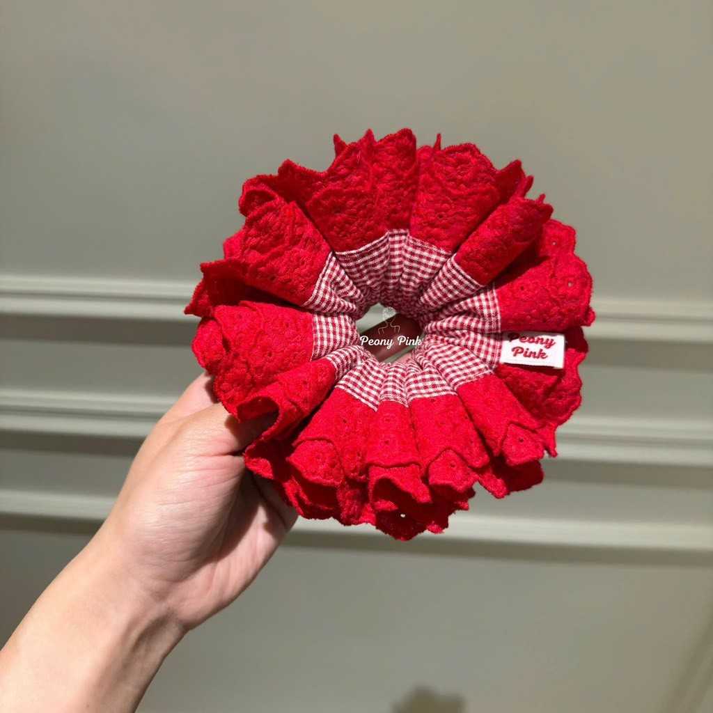 Scrunchies vải phối ren đỏ
