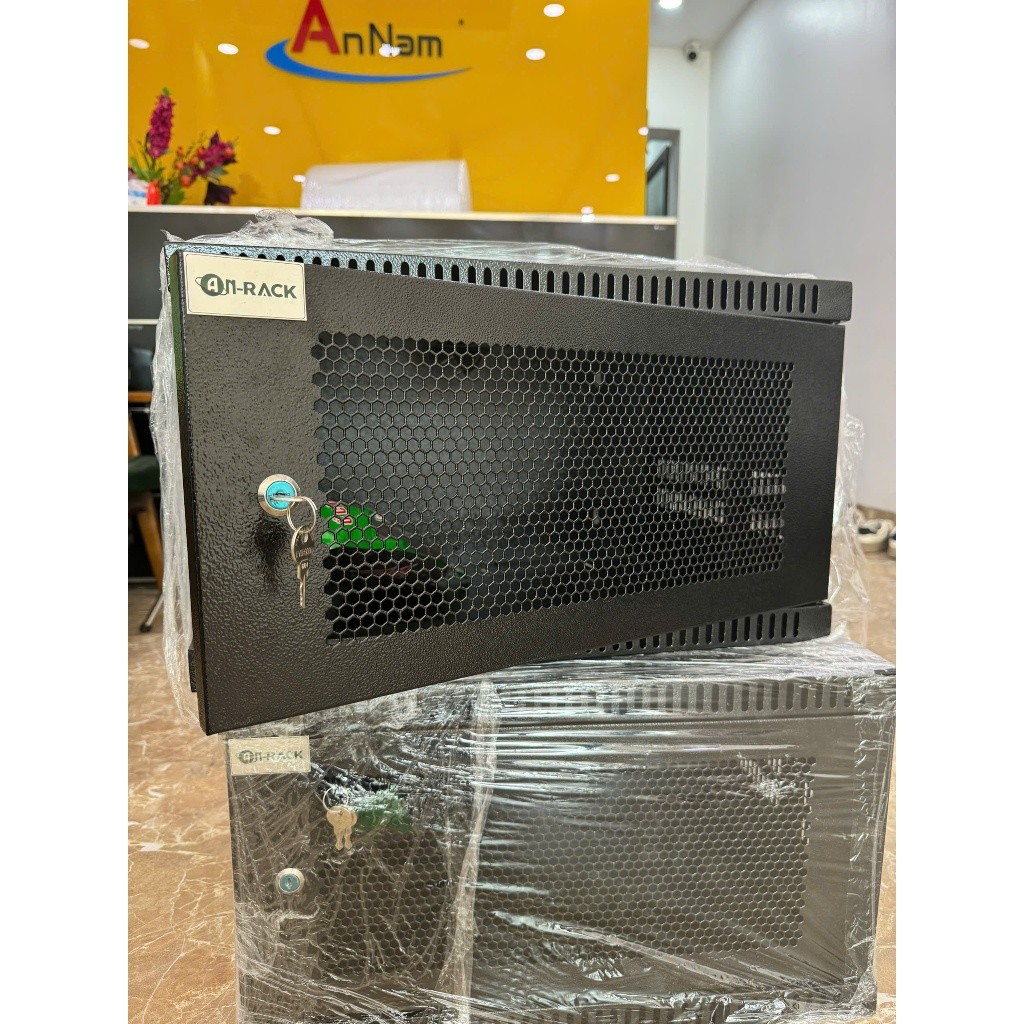 Tủ mạng 6U-D400 AnRack * Kích thước : H.320*W.550*D.400 * 01 quạt gió, 01 ổ cắm 3 outlet- AR-640XF-I