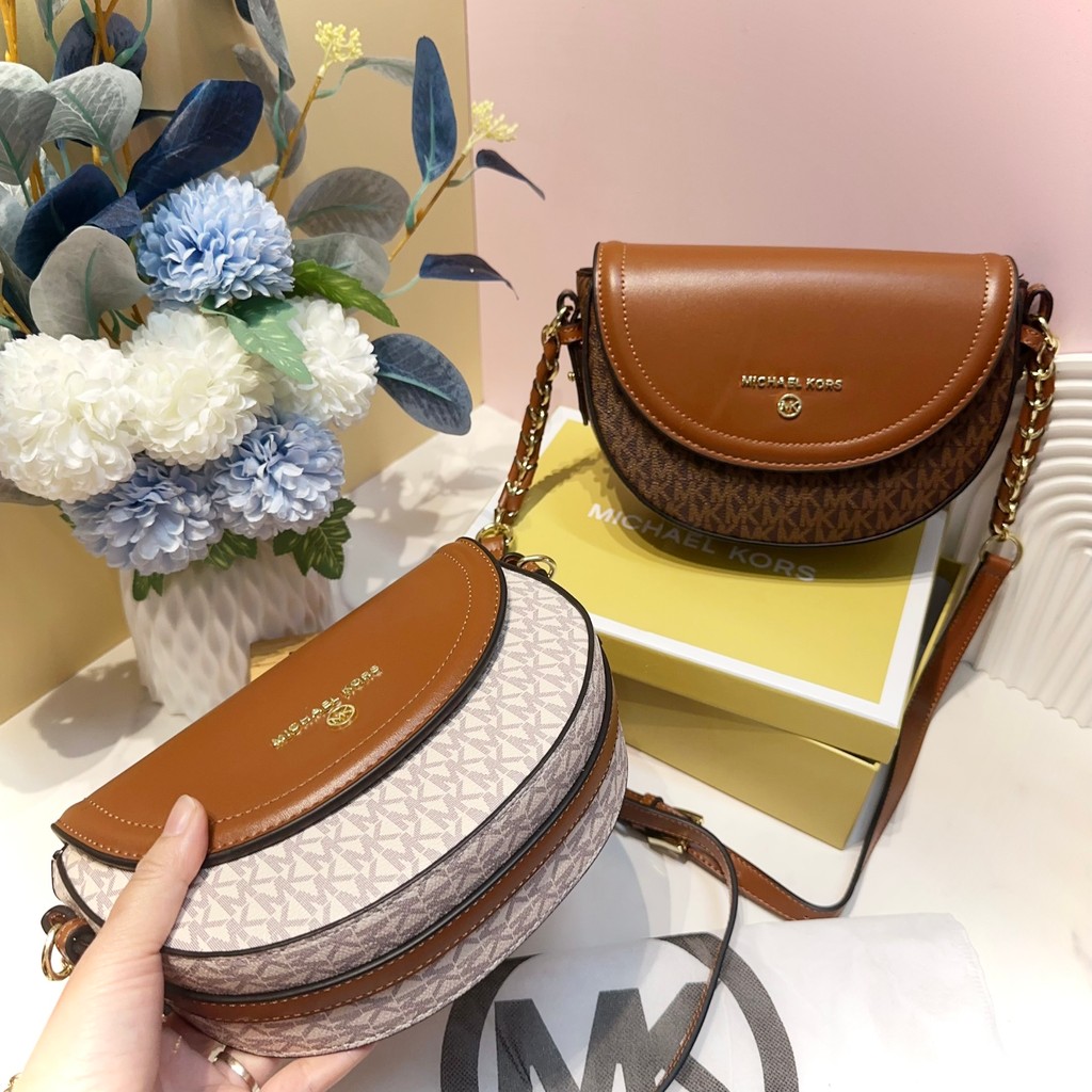 túi M bầu đeo chéo size 21 x 16 x 7 cm full box HC