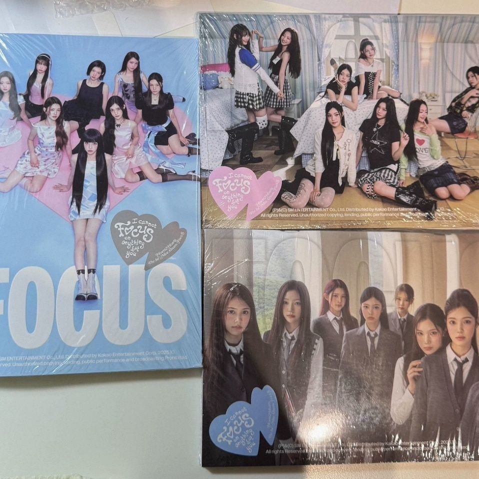 Thẻ nhỏ album H2H chưa được tháo dỡ Hearts2Hearts- [focus] Heart Mini 1