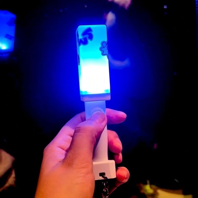 2026 Kpop TWS Mini Light Stick Móc khóa Sáng tạo Đèn Laser Móc khóa Túi Mặt dây chuyền LightStick Ke
