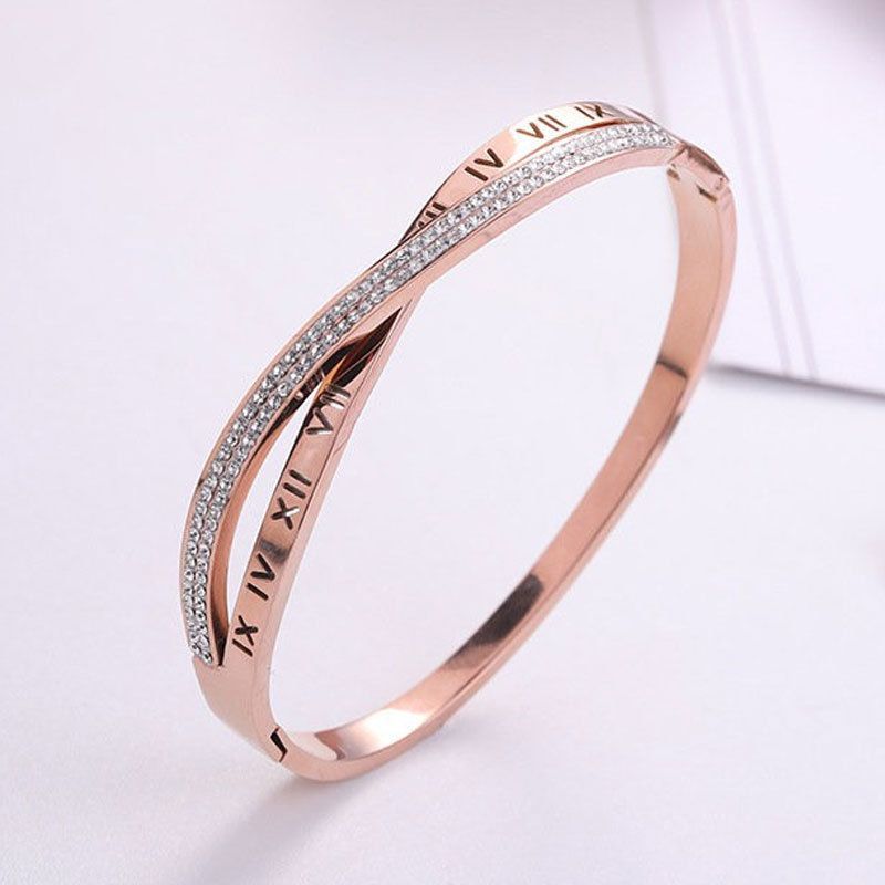 Vòng tay nữ thép titan với đá zircon la mã số chữ thập, màu vàng hồng 18K